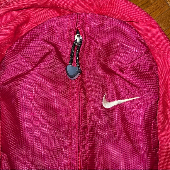 Nike Red and Black large backpack front vertical zipper pocket padded straps - Picture 14 of 15